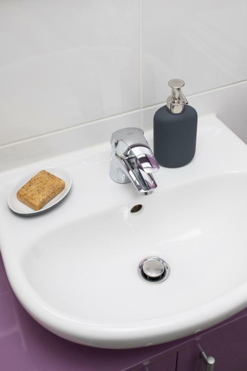 Cute And Sunny Studio In Zagreb With Balcony & Free Parking Bagian luar foto