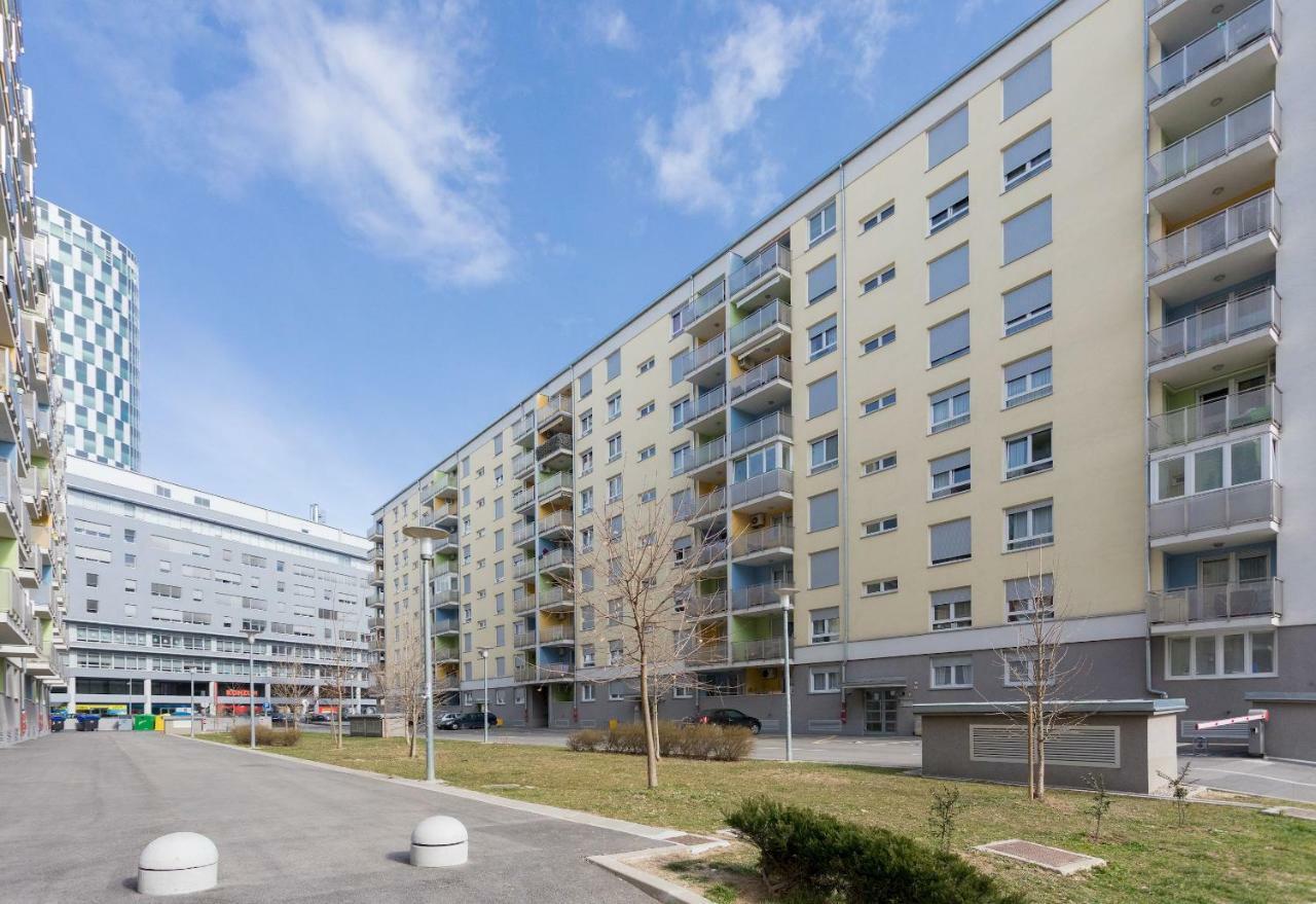 Cute And Sunny Studio In Zagreb With Balcony & Free Parking Bagian luar foto